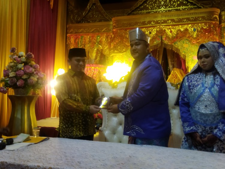 Pernikahan Dhea  Dan Yudi Disaksikan Ketua DPRD