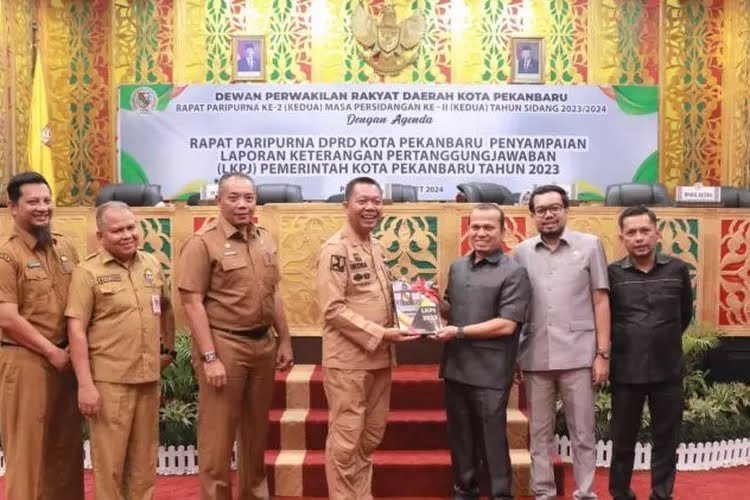 Rapat Paripurna Penyampaian LKPJ Pemerintah Kota Tahun 2023