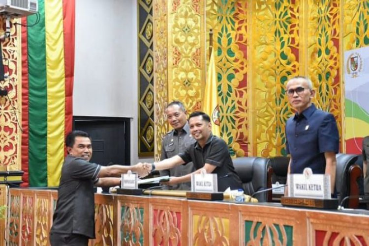 Rapat Paripurna Pandangan Umum Fraksi Terhadap LKPJ Pemerintah Kota Pekanbaru Tahun 2023
