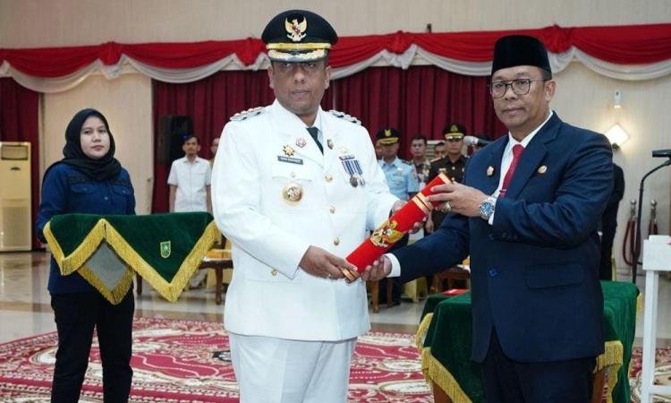 Roni Rakhmat Dilantik Sebagai PJ Walikota Pekanbaru Gantikan Risnandar Mahiwa Kena OTT KPK