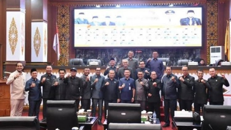 Rapat Paripurna Pengesahan APBD 2025