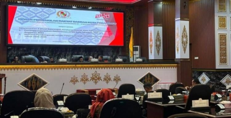 Rapat Paripurna Pengesahan APBD 2025