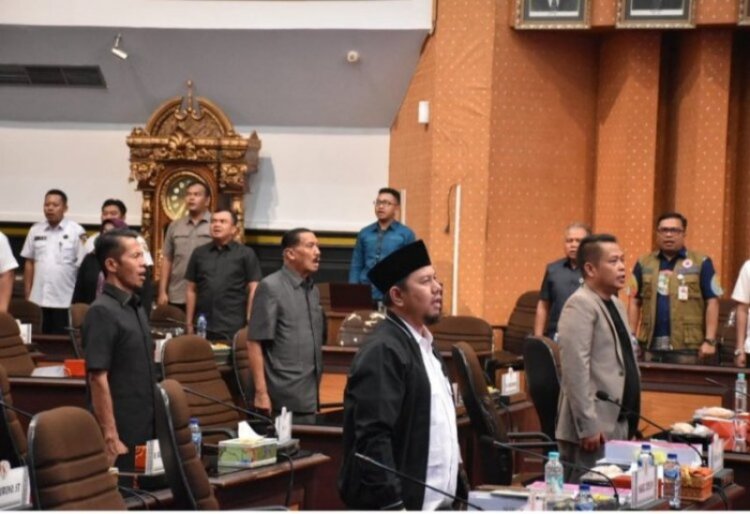 Rapat Paripurna Pengesahan APBD 2025