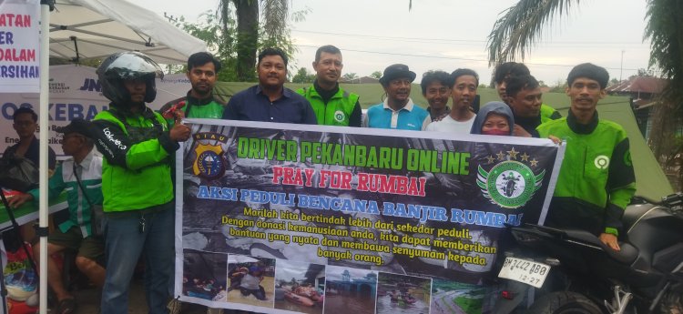 Basecamp Driver Pekanbaru Online Serahkan Bantuan Korban Banjir