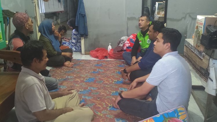 Basecamp Driver Pekanbaru Online Serahkan Bantuan Korban Banjir