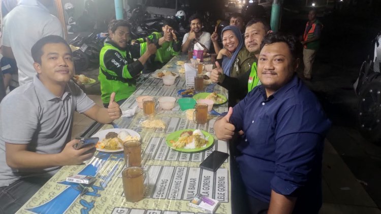 Basecamp Driver Pekanbaru Online Serahkan Bantuan Korban Banjir