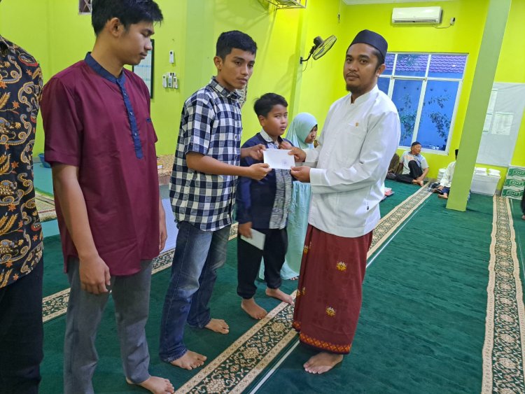 Buka Puasa Bersama Anak Yatim Di Musholla Al Amin Podomoro Air Dingin
