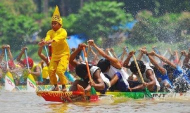 Pemerintah Kuansing Harus Melakukan Hal Ini Agar Wisatawan Asing Bisa Melihat  Pacu Jalur Dengan Nyaman