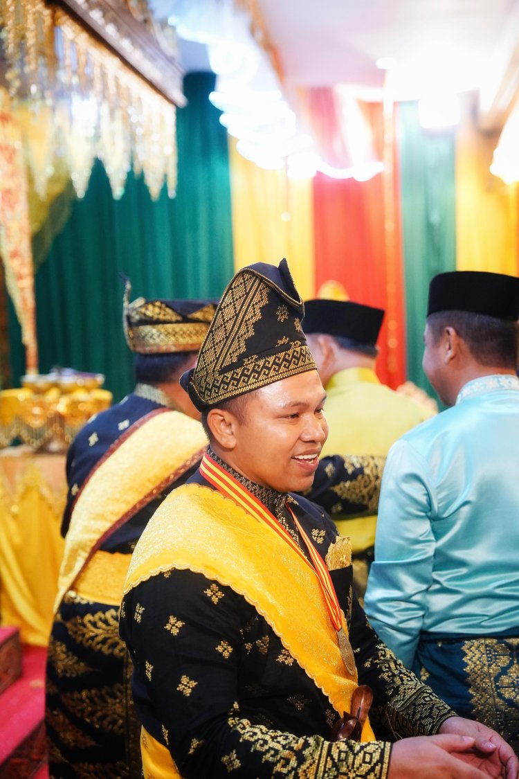 Tahniah Atas Penganugrahan  Gelar Adat Gubernur Riau Abdul Wahid