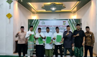 PENGURUS MASJID AL-AMIN  DESA BARU DIKUKUHKAN DAN TANAH WAKAF UNTUK MASJID DISERAHKAN WAKIF KE NADZIR