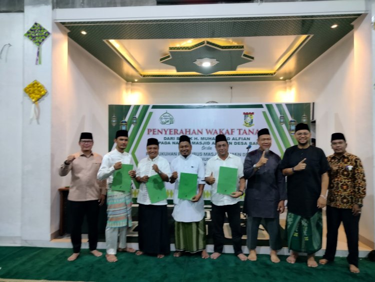 PENGURUS MASJID AL-AMIN  DESA BARU DIKUKUHKAN DAN TANAH WAKAF UNTUK MASJID DISERAHKAN WAKIF KE NADZIR